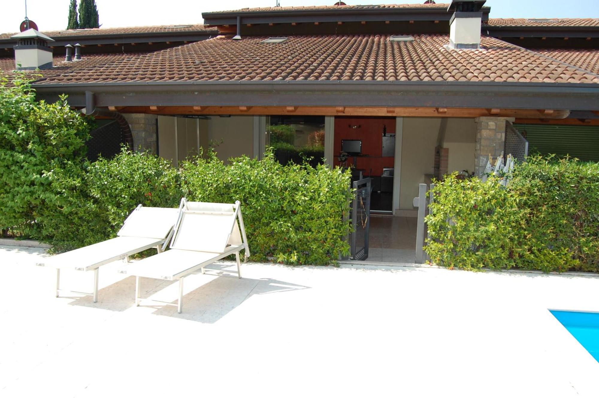 מנרבה דל גארדה Casa Vacanze "Il Porticciolo" מראה חיצוני תמונה